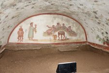 Azərbaycanın birinci xanımı Mehriban Əliyeva Heydər Əliyev Fondunun dəstəyi ilə bərpa edilən Roma katakombaları ilə tanış olub (FOTO)