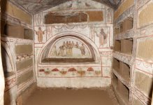 Azərbaycanın birinci xanımı Mehriban Əliyeva Heydər Əliyev Fondunun dəstəyi ilə bərpa edilən Roma katakombaları ilə tanış olub (FOTO)