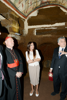 Azərbaycanın birinci xanımı Mehriban Əliyeva Heydər Əliyev Fondunun dəstəyi ilə bərpa edilən Roma katakombaları ilə tanış olub (FOTO)