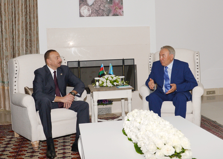 Prezident İlham Əliyevin Qazaxıstan Prezidenti Nursultan Nazarbayev ilə görüşü olub (FOTO)
