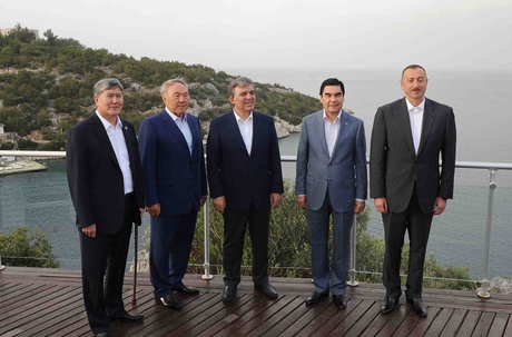 Bodrumda Türkiyə Prezidenti Abdullah Gülün adından dövlət başçılarının şərəfinə şam yeməyi verilib