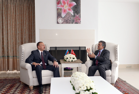 Prezident İlham Əliyev Türkiyə Prezidenti Abdullah Gül ilə görüşüb (FOTO)