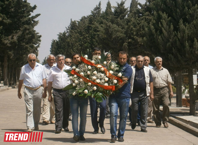 Xalq artisti Məlik Dadaşovun xatirəsi yad edilib (FOTO)
