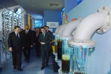 İlham Əliyev və Joze Manuel Barrozu Səngəçal neft terminalında olmuşlar (FOTO)
