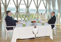 Azərbaycan Prezidenti İlham Əliyev və Avropa Komissiyasının sədri Joze Manuel Barrozu birgə şam etmişlər (FOTO)