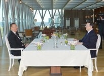 Azərbaycan Prezidenti İlham Əliyev və Avropa Komissiyasının sədri Joze Manuel Barrozu birgə şam etmişlər (FOTO)
