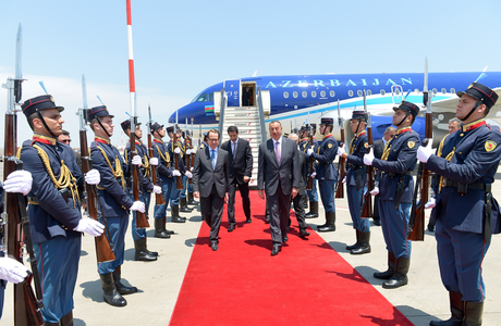 Prezident İlham Əliyev Yunanıstana dövlət səfərinə gəlib (FOTO)