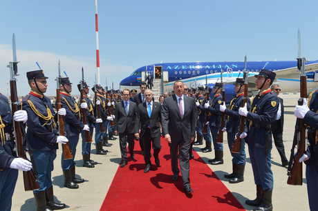 Prezident İlham Əliyev Yunanıstana dövlət səfərinə gəlib (FOTO)