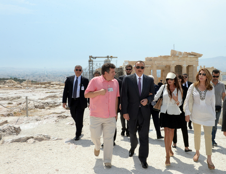 Prezident İlham Əliyev və xanımı Afina Akropolunda olublar (FOTO)