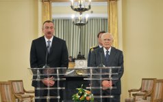 Azərbaycan və Yunanıstan prezidentləri mətbuata bəyanatlarla çıxış ediblər (FOTO)