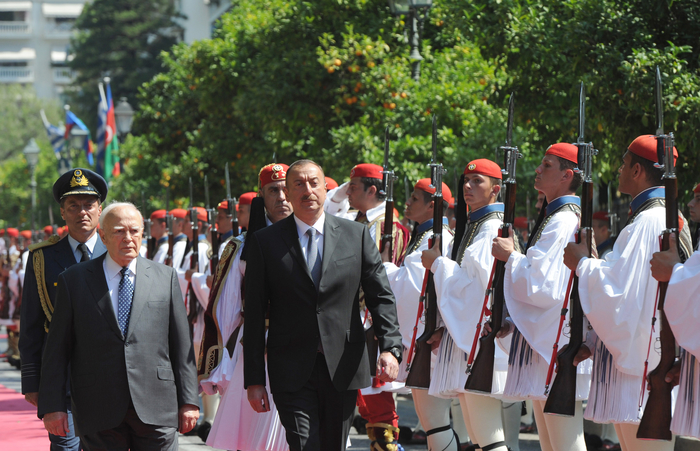 Azərbaycan Prezidenti İlham Əliyevin Afinada rəsmi qarşılanma mərasimi olub (FOTO)