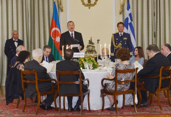 Prezident İlham Əliyev: Azərbaycan Yunanıstan iqtisadiyyatına sərmayə qoymaqda maraqlıdır (FOTO)
