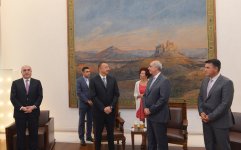 Prezident İlham Əliyev Yunanıstan parlamentinin sədri Vanqelis Meimarakis ilə görüşüb (FOTO)
