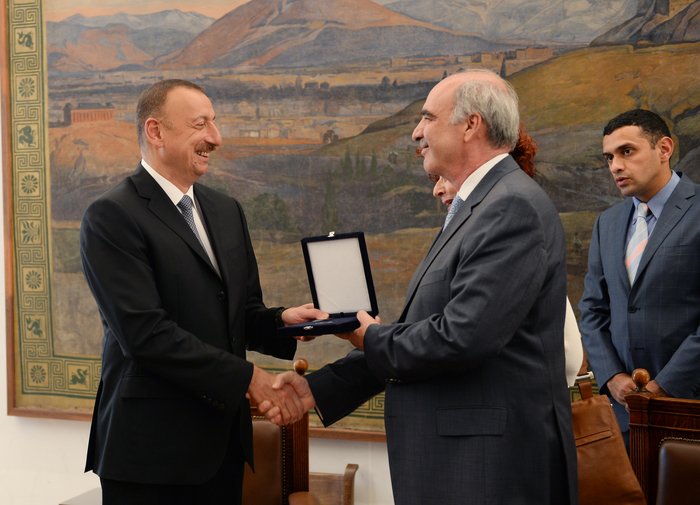 Prezident İlham Əliyev Yunanıstan parlamentinin sədri Vanqelis Meimarakis ilə görüşüb (FOTO)