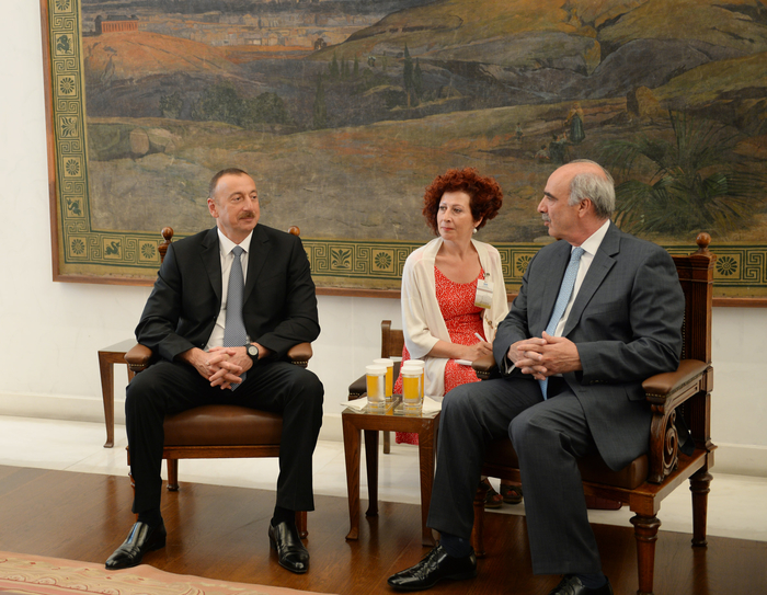 Prezident İlham Əliyev Yunanıstan parlamentinin sədri Vanqelis Meimarakis ilə görüşüb (FOTO)