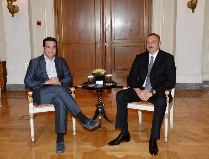 Prezident İlham Əliyev Yunanıstan parlamentində əsas müxalifət olan Demokratik Solçular Birliyinin lideri Aleksis Tsipras ilə görüşüb (FOTO)
