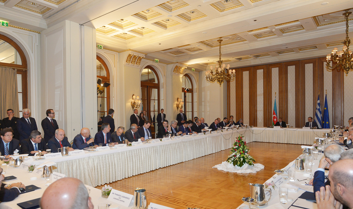 Prezident İlham Əliyev: Azərbaycan və Yunanıstan arasında qarşılıqlı investisiyaları artırmaq üçün yaxşı imkanlar var (FOTO)