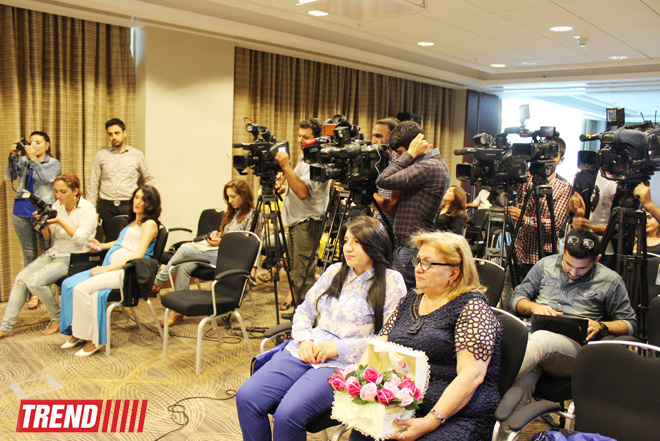 Tünzalə Ağayeva gənc müğənni Sura Əsgərlinin xatirəsinə konsert həsr edəcək (FOTO) (VİDEO)