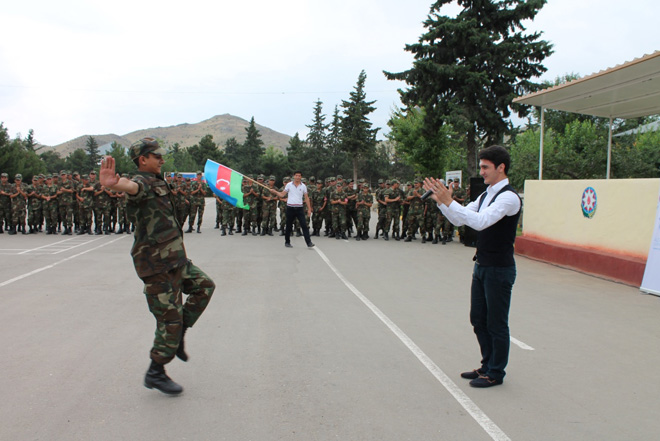Gənclər Fondu əsgərlərlə görüş keçirib (FOTO)