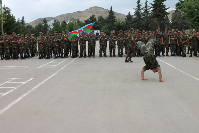 Gənclər Fondu əsgərlərlə görüş keçirib (FOTO)
