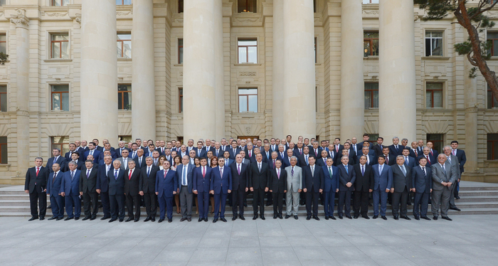 Prezident İlham Əliyev: Diplomatların fəaliyyəti ilk növbədə Qarabağla, İrəvan xanlığı ilə bağlı həqiqətlərin dünyaya çatdırılmasına istiqamətlənməlidir (FOTO)
