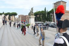 Prezident İlham Əliyev Romada naməlum əsgər abidəsini ziyarət edib (FOTO)