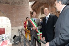 Prezident İlham Əliyev Romanın “Mercati di Traiano” muzeyində olub, burada şəhərin meri İqnatsio Marino ilə görüşüb və İtaliya jurnalistlərinə müsahibə verib (FOTO)