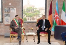 Prezident İlham Əliyev Romanın “Mercati di Traiano” muzeyində olub, burada şəhərin meri İqnatsio Marino ilə görüşüb və İtaliya jurnalistlərinə müsahibə verib (FOTO)