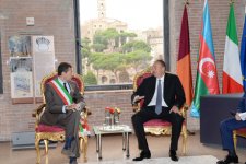 Prezident İlham Əliyev Romanın “Mercati di Traiano” muzeyində olub, burada şəhərin meri İqnatsio Marino ilə görüşüb və İtaliya jurnalistlərinə müsahibə verib (FOTO)