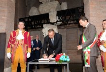 Prezident İlham Əliyev Romanın “Mercati di Traiano” muzeyində olub, burada şəhərin meri İqnatsio Marino ilə görüşüb və İtaliya jurnalistlərinə müsahibə verib (FOTO)