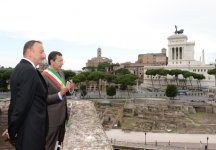 Prezident İlham Əliyev Romanın “Mercati di Traiano” muzeyində olub, burada şəhərin meri İqnatsio Marino ilə görüşüb və İtaliya jurnalistlərinə müsahibə verib (FOTO)