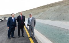Prezident İlham Əliyev Taxtakörpü-Ceyranbatan kanalından suyun yeni suvarılan torpaqlara verilməsi üçün suburaxıcı qurğunun təməlinin qoyulmasında iştirak edib  (FOTO)