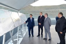 Prezident İlham Əliyev Taxtakörpü-Ceyranbatan kanalından suyun yeni suvarılan torpaqlara verilməsi üçün suburaxıcı qurğunun təməlinin qoyulmasında iştirak edib  (FOTO)