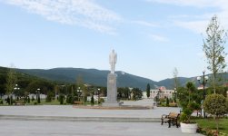 Prezident İlham Əliyev Xızı rayonuna səfərə gəlib (FOTO)