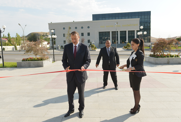 Prezident İlham Əliyev Xızıda Heydər Əliyev Mərkəzinin açılışında iştirak edib (FOTO)