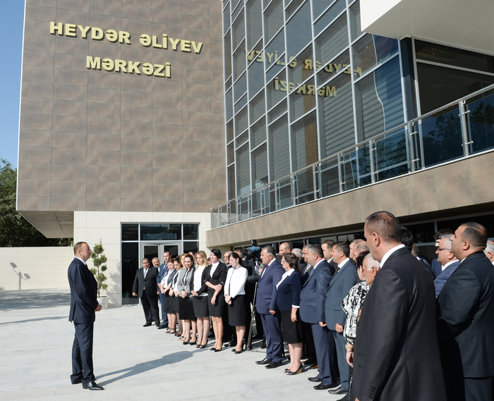 Prezident İlham Əliyev Xızıda Heydər Əliyev Mərkəzinin açılışında iştirak edib (FOTO)