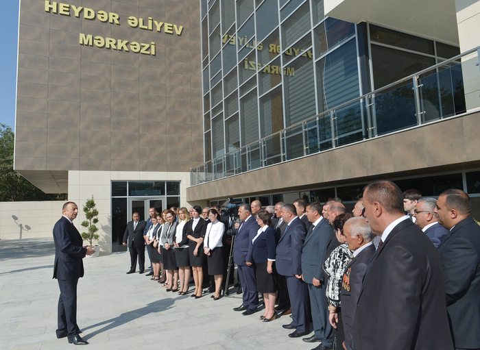Prezident İlham Əliyev Xızıda Heydər Əliyev Mərkəzinin açılışında iştirak edib (FOTO)