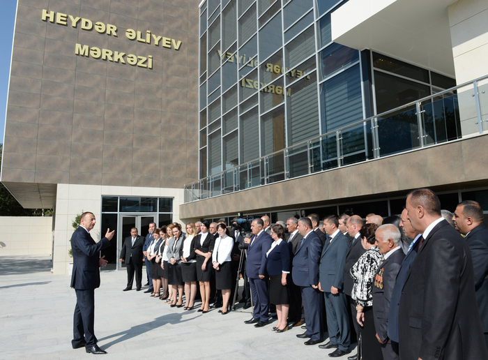 Prezident İlham Əliyev Xızıda Heydər Əliyev Mərkəzinin açılışında iştirak edib (FOTO)