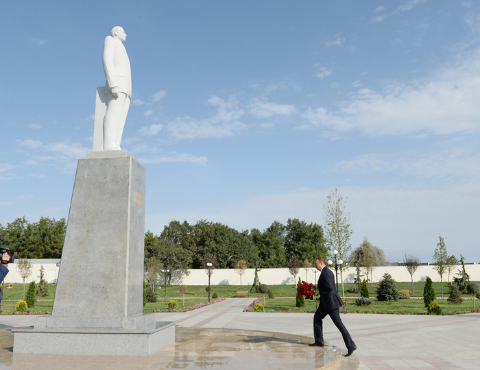 Prezident İlham Əliyev Xızı rayonuna səfərə gəlib (FOTO)