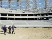 Prezident İlham Əliyev Bakı Olimpiya Stadionunda tikinti işlərinin gedişi ilə tanış olub (FOTO)