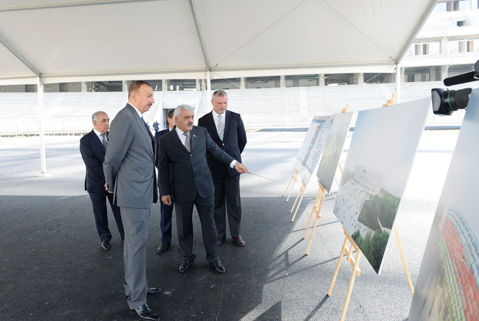 Prezident İlham Əliyev Bakı Olimpiya Stadionunda tikinti işlərinin gedişi ilə tanış olub (FOTO)