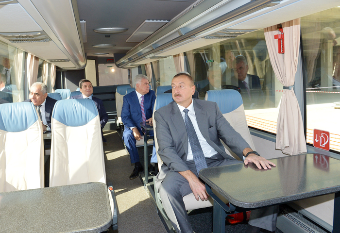 Prezident İlham Əliyev Bakı Olimpiya Stadionunda tikinti işlərinin gedişi ilə tanış olub (FOTO)