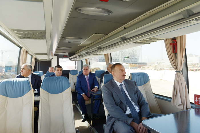 Prezident İlham Əliyev Bakı Olimpiya Stadionunda tikinti işlərinin gedişi ilə tanış olub (FOTO)