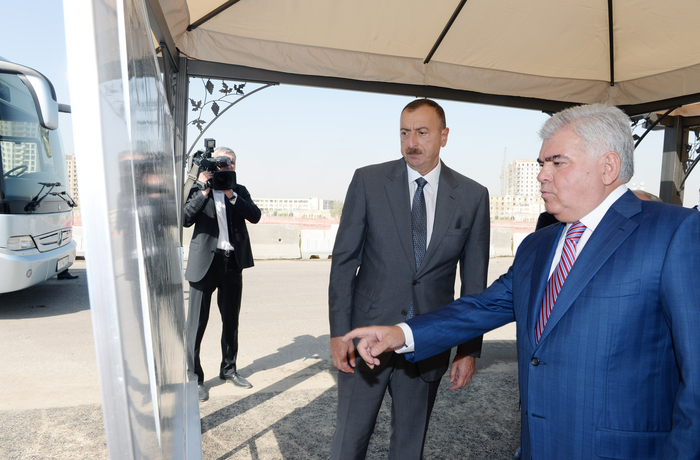Prezident İlham Əliyev Bakı Olimpiya Stadionu ətrafında inşası davam etdirilən yol-nəqliyyat infrastrukturunun tikintisi ilə tanış olub (FOTO)