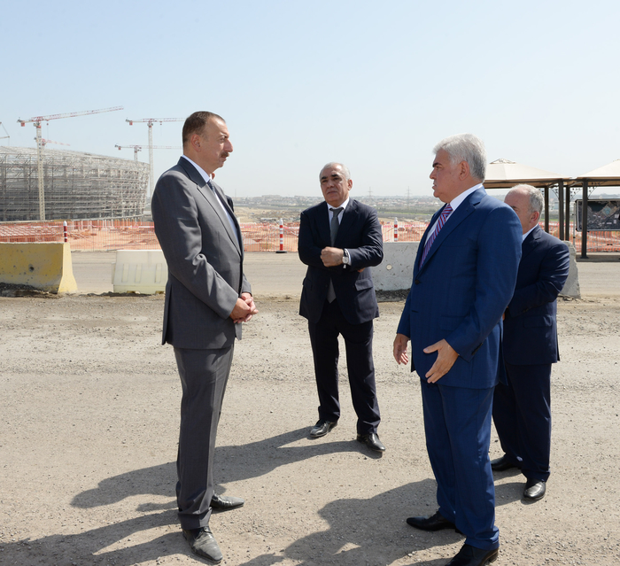 Prezident İlham Əliyev Bakı Olimpiya Stadionu ətrafında inşası davam etdirilən yol-nəqliyyat infrastrukturunun tikintisi ilə tanış olub (FOTO)