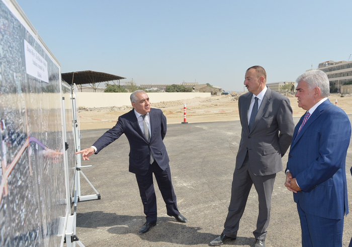 Prezident İlham Əliyev Bakı Olimpiya Stadionu ətrafında inşası davam etdirilən yol-nəqliyyat infrastrukturunun tikintisi ilə tanış olub (FOTO)