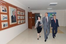 Prezident İlham Əliyev Xətai rayonundakı 56 nömrəli orta məktəbin binasının əsaslı təmir və yenidənqurma işlərindən sonrakı vəziyyəti ilə tanış olub (FOTO)