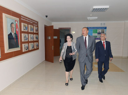 Prezident İlham Əliyev Xətai rayonundakı 56 nömrəli orta məktəbin binasının əsaslı təmir və yenidənqurma işlərindən sonrakı vəziyyəti ilə tanış olub (FOTO)