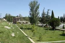 Prezident İlham Əliyev Bərdə şəhərində yeni salınan Heydər Əliyev parkında görülən işlərlə tanış olub (FOTO)