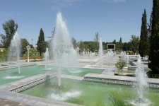 Prezident İlham Əliyev Bərdə şəhərində yeni salınan Heydər Əliyev parkında görülən işlərlə tanış olub (FOTO)